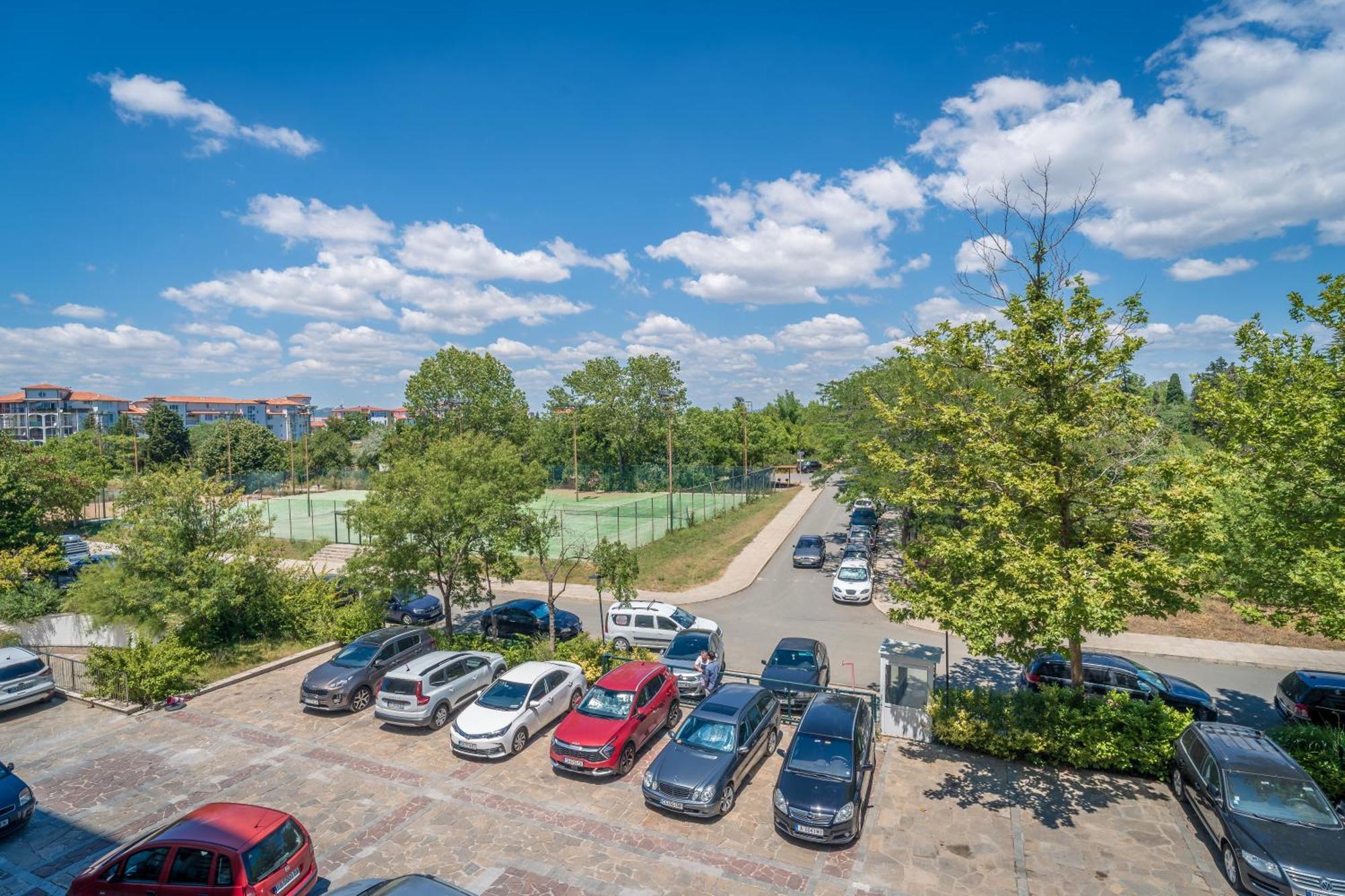 Спа Апартаменти За Гости Затворен Комплекс Емералд Ravda Esterno foto